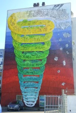 Spirale_della_storia_della_Terra_-_murales_di_Blu